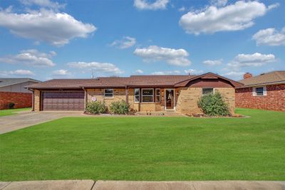 605 Sequoyah Lane, House other with 3 bedrooms, 2 bathrooms and null parking in Altus OK | Image 1