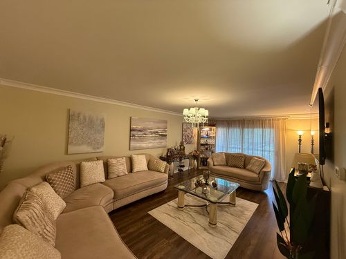 2g-460 Raintree Ct, Glen Ellyn, IL, 60137-6763 | Card Image
