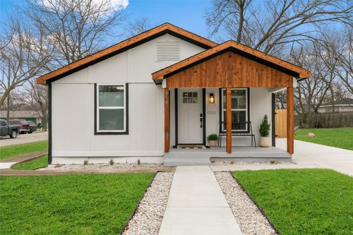 810 New St, McKinney, TX, 75069-2925 | Card Image