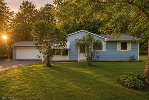 13099 Dorothy Dr, Chesterland, OH, 44026-3028 | Card Image