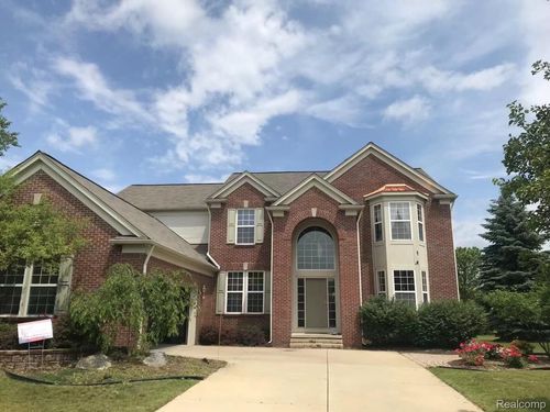 16432 Johnson Creek Dr, Northville, MI, 48168-8002 | Card Image