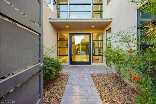 94 Glade Hollow Dr, Las Vegas, NV, 89135-7886 | Card Image