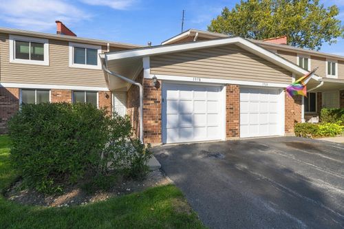 1978 N Jamestown Drive, Palatine, IL, 60074 | Card Image