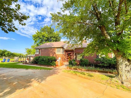 212 N Pine St, Guthrie, OK, 73044-3710 | Card Image