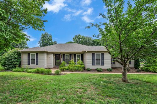 801 Douglas Dr, Lawrenceburg, TN, 38464-2766 | Card Image