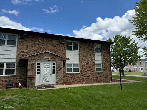 8422 Colwyn Court, Boardman, OH, 44512 | Card Image
