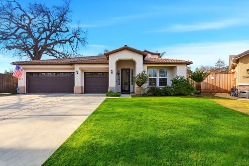 613 E Chestnut Ave, Visalia, CA, 93292-3984 | Card Image