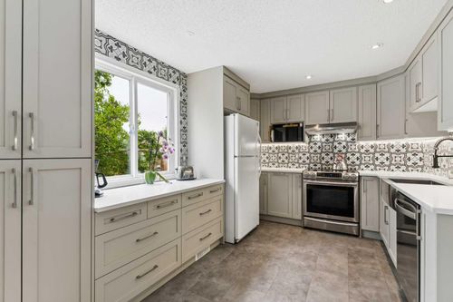 152 Erin Dale Cres Se, Calgary, AB, T2B2R5 | Card Image