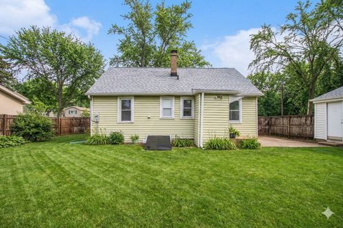 180 Henderson St, Bensenville, IL, 60106-2033 | Card Image