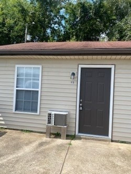 921 Gabby Ln, Oak Grove, KY, 42262-7230 | Card Image