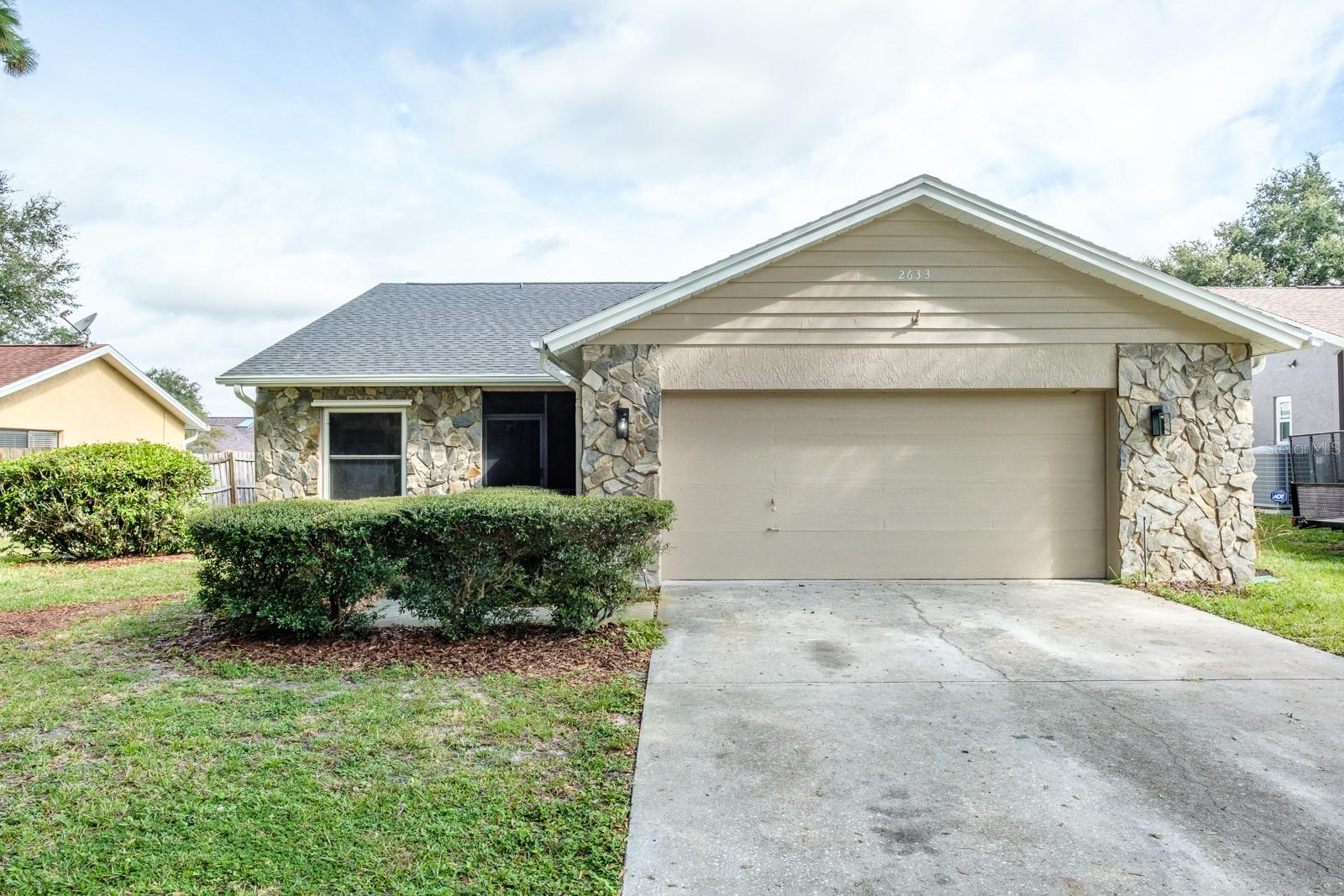 Sunnyside Cir, Palm Harbor, FL 34684