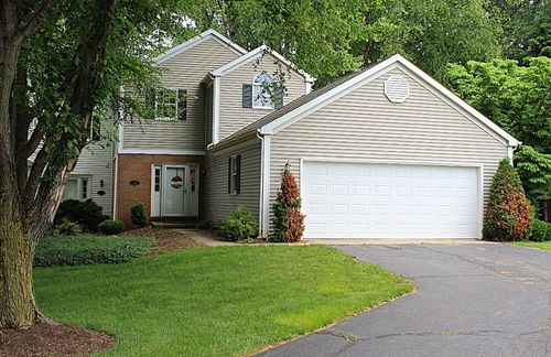 1351 Top Rd, Erie, PA, 16505-2557 | Card Image