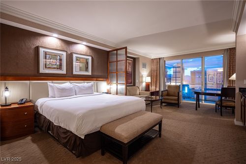 1017-135 E Harmon Ave, Las Vegas, NV, 89109-4503 | Card Image