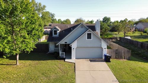 2705 Reno St, Broken Arrow, OK, 74014-4902 | Card Image
