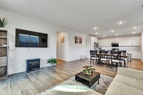 15946 Caterpillar Dr, Fontana, CA, 92336-5589 | Card Image