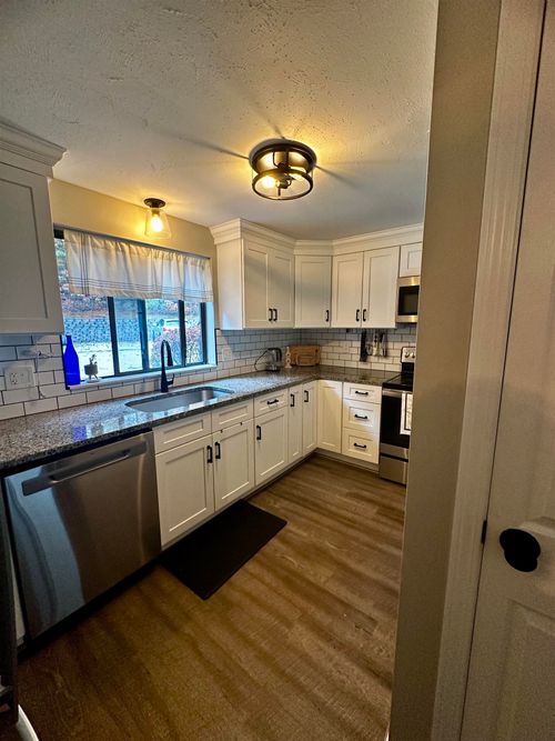 22 Essex Green Ct, Merrimack, NH, 03054-3450 | Card Image