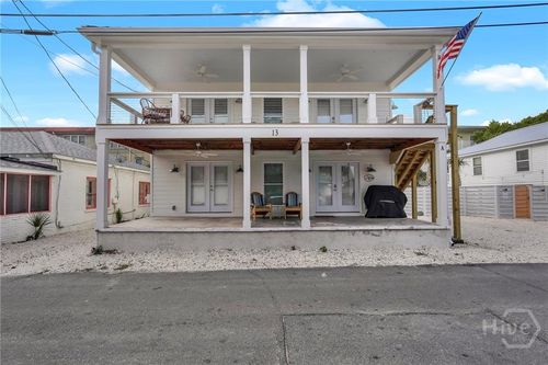 13 Izlar Ave, Tybee Island, GA, 31328-9658 | Card Image