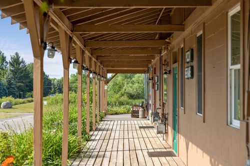 5046 S West Bay Shore Dr, Suttons Bay, MI, 49682-9721 | Card Image