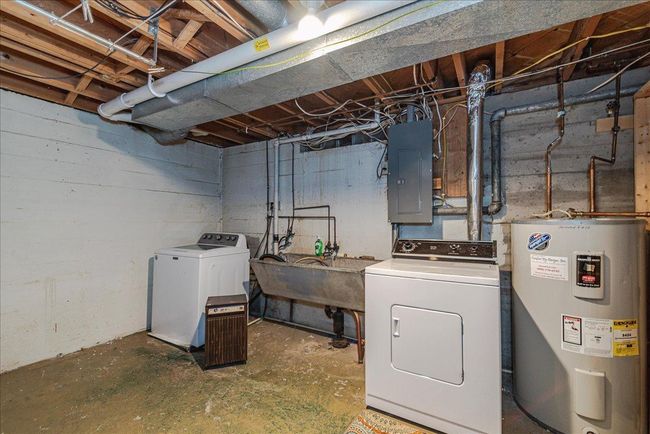 26-Laundry Area | Image 26