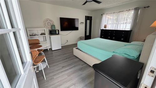 b-855 Sunridge Point Dr, SEFFNER, FL, 33584-5915 | Card Image