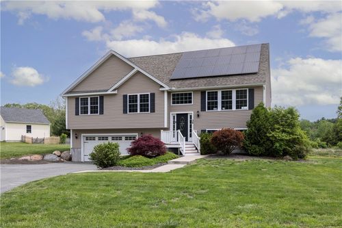38 Pleasant View Dr, Hope Valley, RI, 02832-1290 | Card Image
