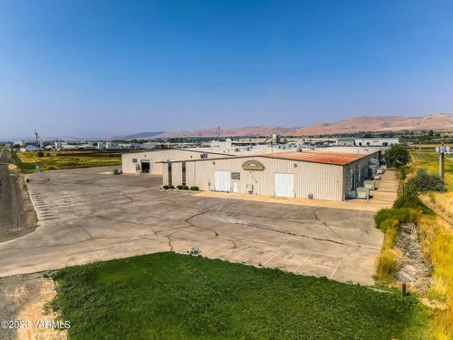 503 W Prospect Rd, Moxee, WA, 98936-9810 | Card Image