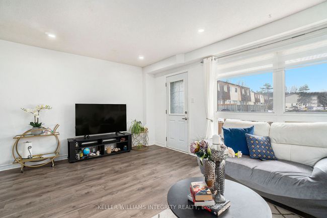 A - 85 Seyton Dr, Condo with 3 bedrooms, 2 bathrooms and 1 parking in Nepean ON | Image 11