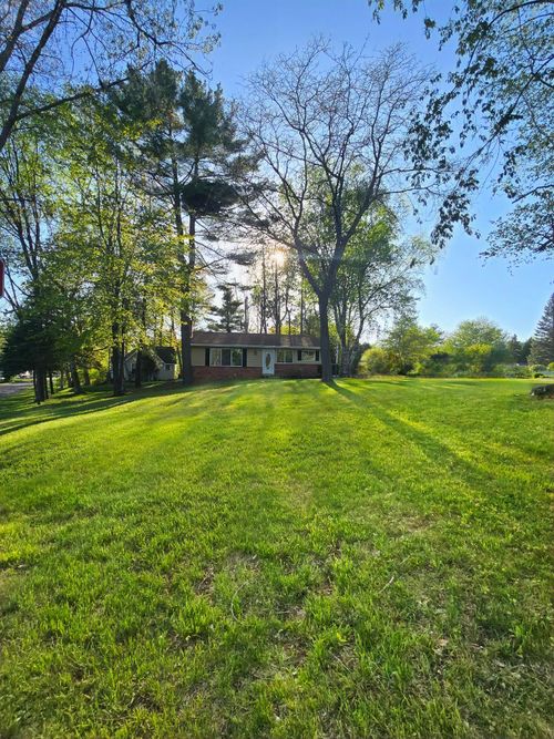 7400 Willow Ct, Lexington, MI, 48450-8804 | Card Image