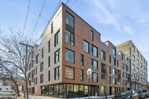 205-7060 Av Alexandra, Montréal, QC, H2S1A7 | Card Image