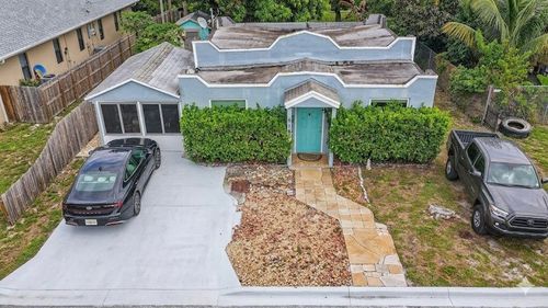 618 S Pine St, Lake Worth Beach, FL, 33460-4748 | Card Image