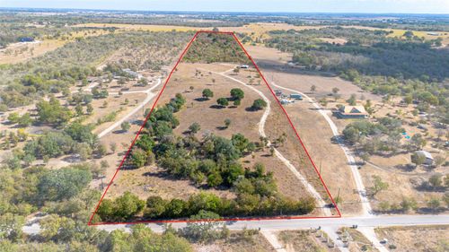 2364 Westwood Rd, Lockhart, TX, 78644-3589 | Card Image