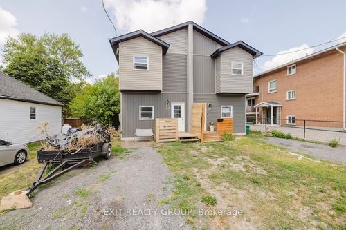 32 Strachan St, Belleville, ON, K8P1W8 | Card Image