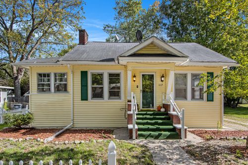 117 S Adams St, Lawton, MI, 49065-8729 | Card Image