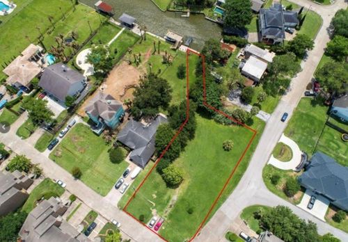 110 Sandy Cv, Houston, TX, 77058-4326 | Card Image