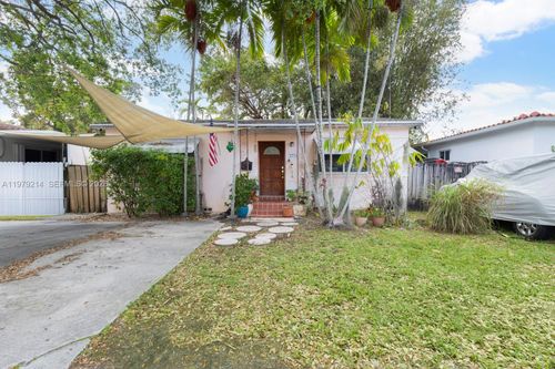 2710 Sw 28th Ct, Miami, FL, 33133-3033 | Card Image