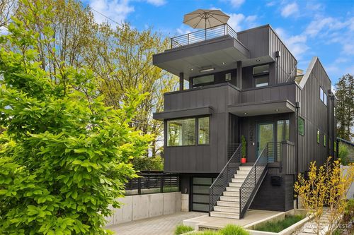 4005 Corliss Ave N, Seattle, WA, 98103-8430 | Card Image