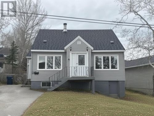 4 Gale St, Corner Brook, NL, A2H5R4 | Card Image