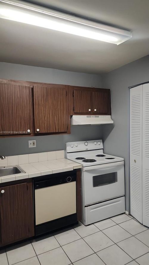 apt-304-7900 Colony Cir S, Tamarac, FL, 33321-3951 | Card Image