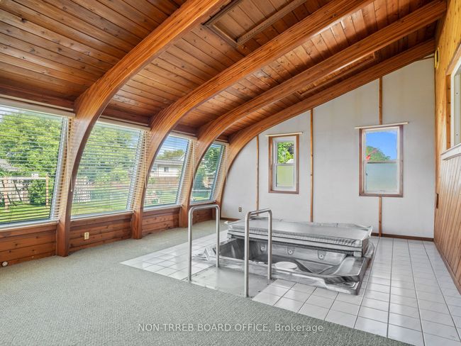 7361 Merritt Ave, House other with 3 bedrooms, 2 bathrooms and 3 parking in Niagara Falls ON | Image 6