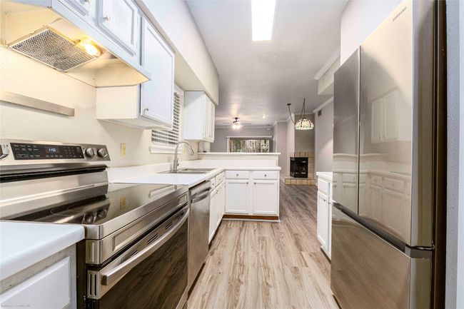 All stainless kitchen | Image 4