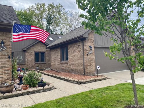 16226 Pine Ridge Dr N, Fraser, MI, 48026-5017 | Card Image