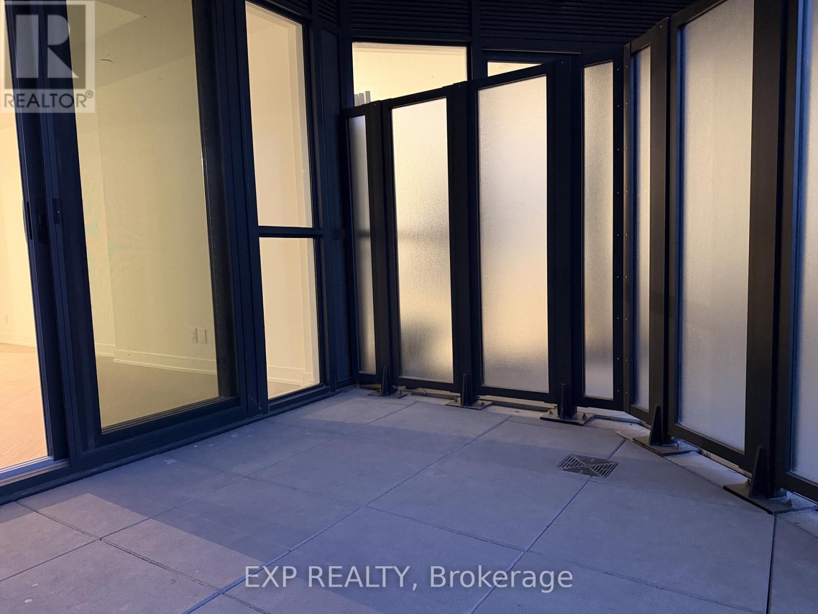 Residential Lease in Toronto (Clairlea-Birchmount) 2