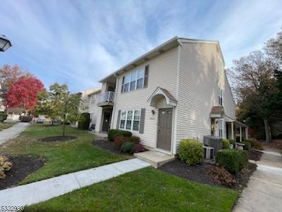 B - 3106 Heatherstone Ct, Townhouse with 2 bedrooms, 2 bathrooms and null parking in Mount Laurel NJ | Image 1