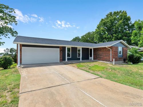 1215 Holgate Dr, Manchester, MO, 63021-6831 | Card Image