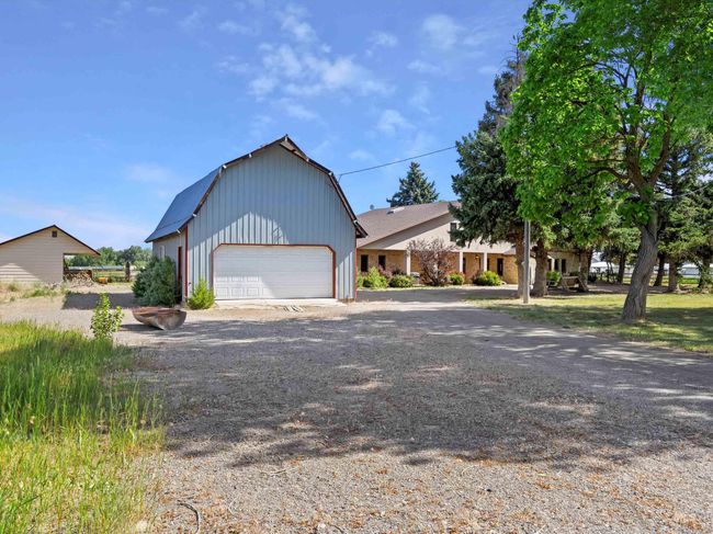 1872 E 1750 S, House other with 4 bedrooms, 3 bathrooms and 2 parking in Gooding ID | Image 17
