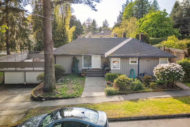 1404 Fulton Avenue, House other with 3 bedrooms, 2 bathrooms and 4 parking in West Vancouver BC | Image 1