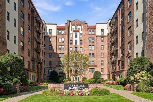 5d-27 N Central Ave, Hartsdale, NY, 10530-2419 | Card Image