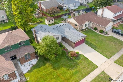 37223 Highlite Dr, Sterling Heights, MI, 48310-3945 | Card Image