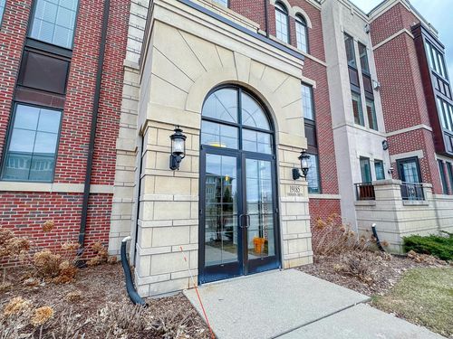 204-19185 Thomson Drive, Brookfield, WI, 53045 | Card Image