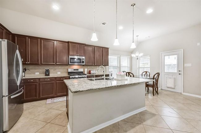 2012 Post Oak Ct, House other with 4 bedrooms, 2 bathrooms and 3 parking in Pearland TX | Image 9